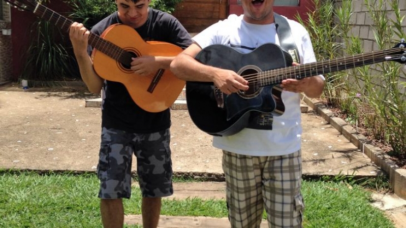 De Que Lado a Banda Toca?