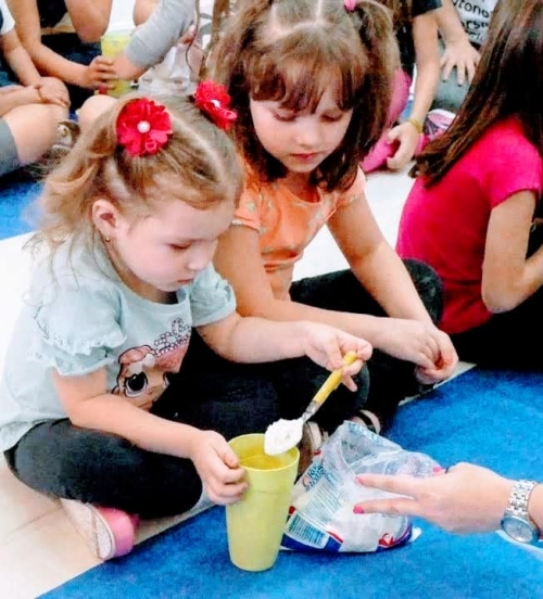 17/08/19 - Oficina de Massinha de Modelar Caseira!