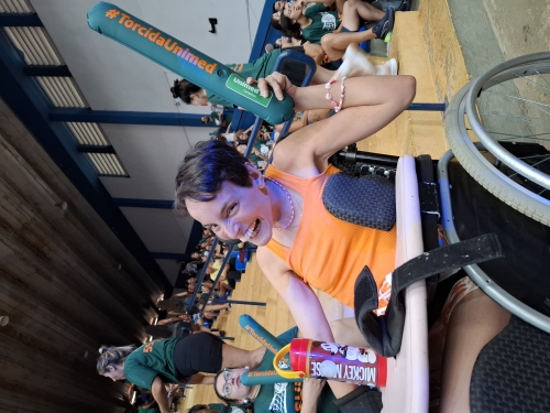 TORCIDA NO JOGO DE VÔLEI