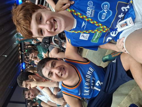 TORCIDA NO JOGO DE VÔLEI