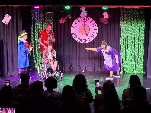 ESPETÁCULO INCLUSIVE: ALICE NO PAIS DAS MARAVILHAS (2025)