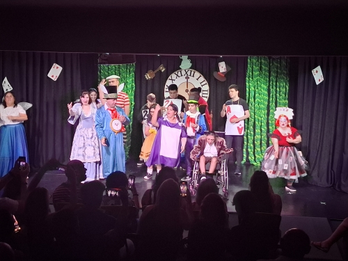 ESPETÁCULO INCLUSIVE: ALICE NO PAIS DAS MARAVILHAS (2025)